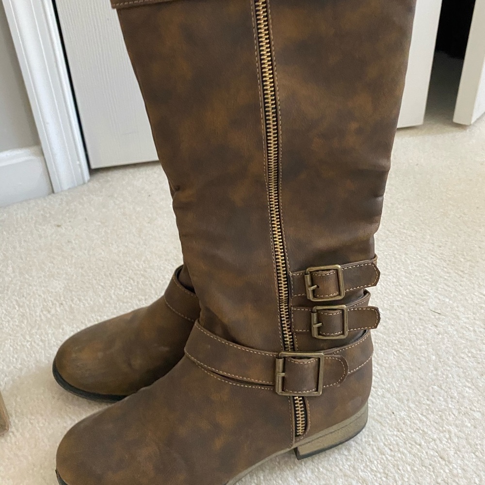Riding boots